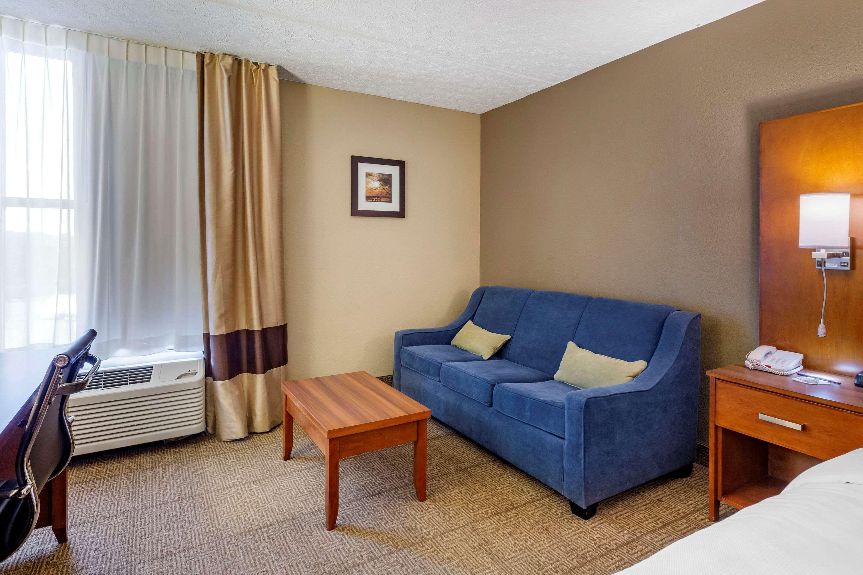 אליאנס Comfort Inn מראה חיצוני תמונה